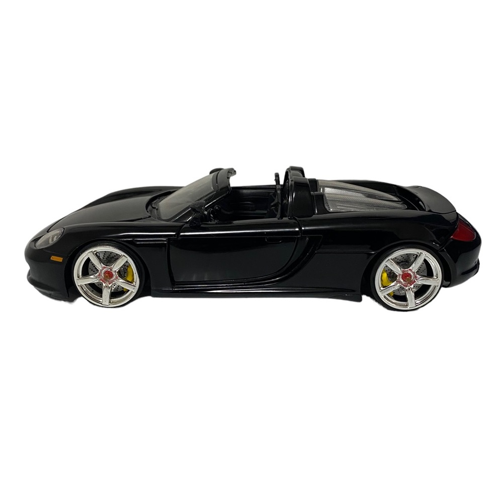 Jada Toys 1:24 Diecast Model Porsche Carrera GT Black Chrome.